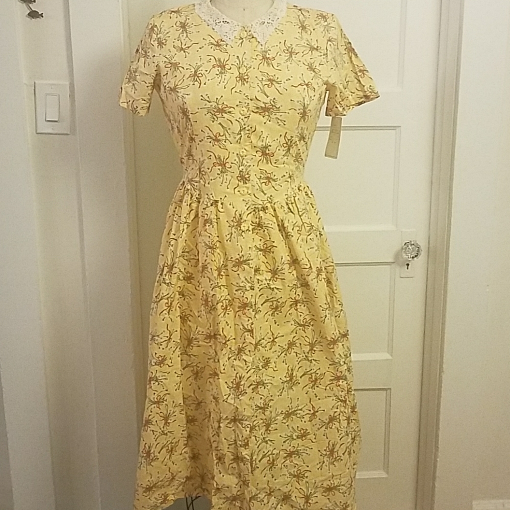 VINTAGE Yellow Floral Dress With Lace Collar